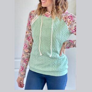 Amoli Women's Floral Quilted Double Hoodie - S